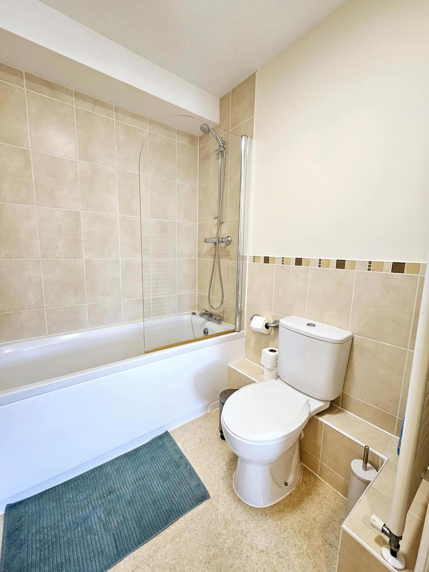 Cityscape Haven: 1 Bedroom Apartment With Terrace And City View Bournemouth Exterior foto